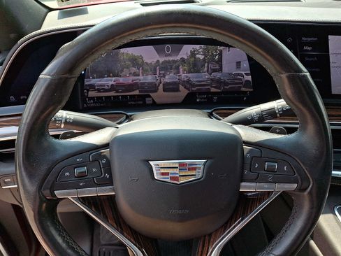 Used 2023 Cadillac Escalade Premium Luxury AWD/4WD image 19