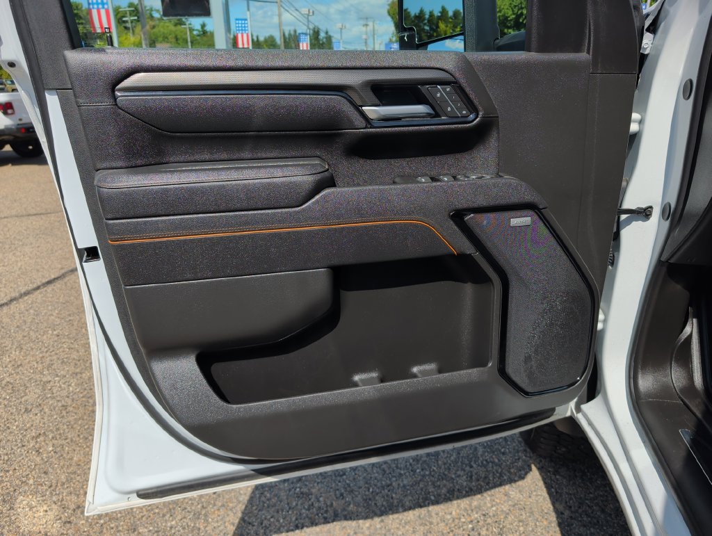 Used 2025 GMC Sierra 2500 AT4 AWD/4WD image 13
