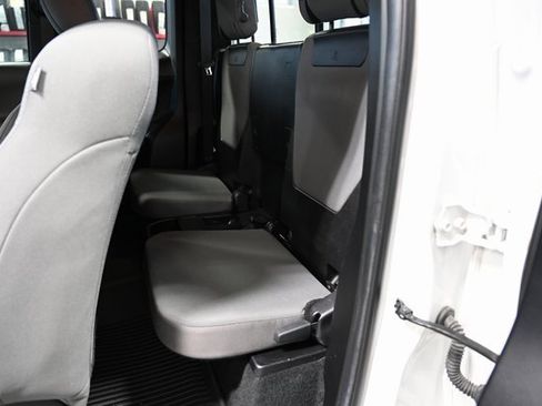 Used 2022 Toyota Tacoma SR image 13