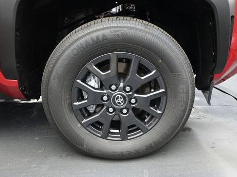 New 2026 Toyota 4Runner SR5 AWD/4WD image 15