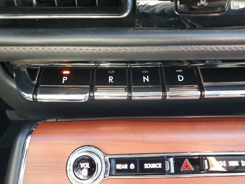 Used 2022 Lincoln Aviator Reserve w/ Equipment Group 201A image 35