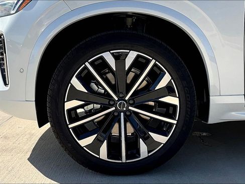 New 2026 Volvo XC90 B5 Plus image 25