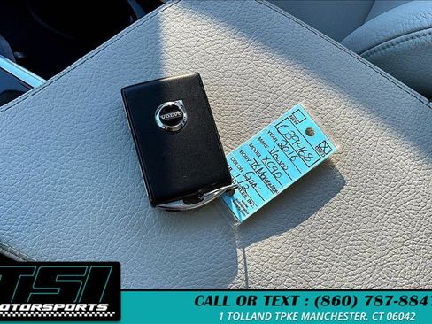 Used 2016 Volvo XC90 T6 Momentum image 11