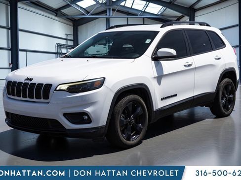 Used 2019 Jeep Cherokee Latitude Plus FWD image 19