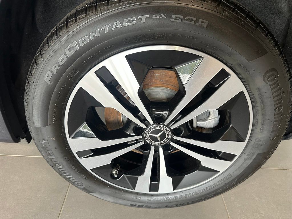 Used 2026 Mercedes-Benz GLB 250 4MATIC image 6