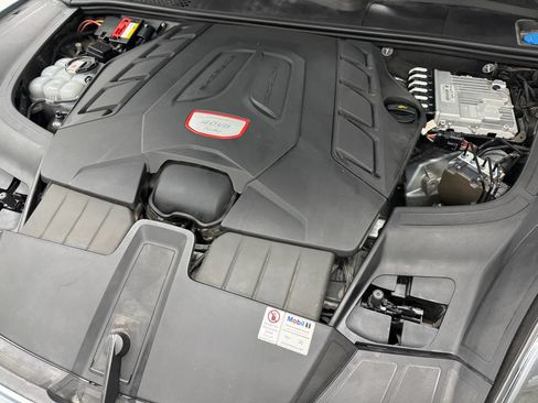 Used 2020 Porsche Cayenne Turbo AWD/4WD image 50