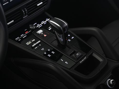 Certified 2022 Porsche Cayenne Turbo GT AWD/4WD image 34