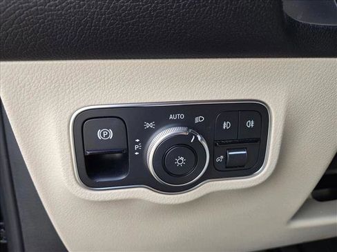 Used 2021 Mercedes-Benz GLB 250 image 14