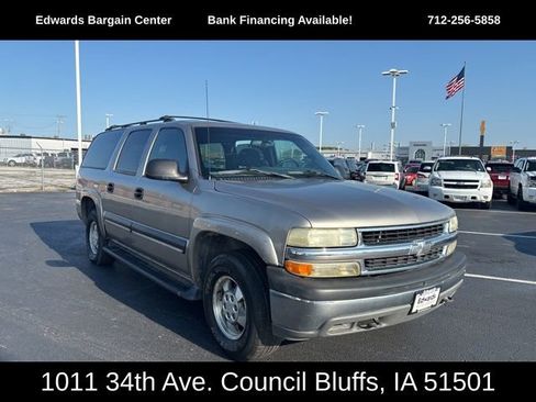 Used 2002 Chevrolet Suburban LS image 2