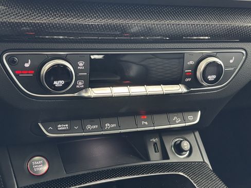 Used 2024 Audi SQ5 Premium Plus image 28