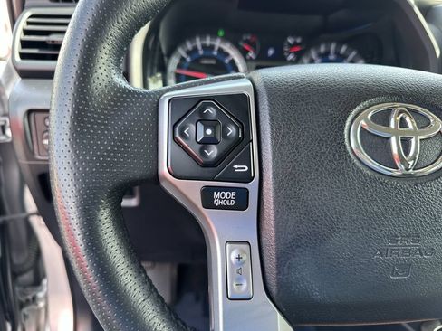 Used 2019 Toyota 4Runner SR5 AWD/4WD image 30