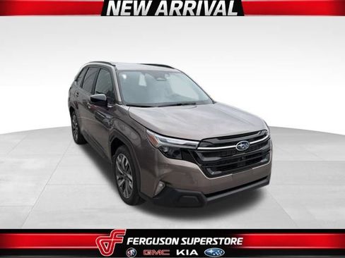 Used 2025 Subaru Forester Touring AWD/4WD image 1