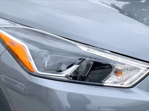 Used 2019 Nissan Kicks SR FWD image 24