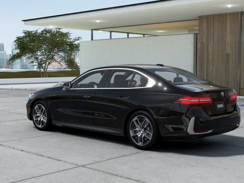 Used 2026 BMW 530i w/ Premium Package RWD image 2