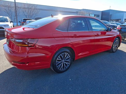 Used 2019 Volkswagen Jetta SE w/ Cold Weather Package image 3