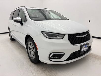Used 2023 Chrysler Pacifica Limited