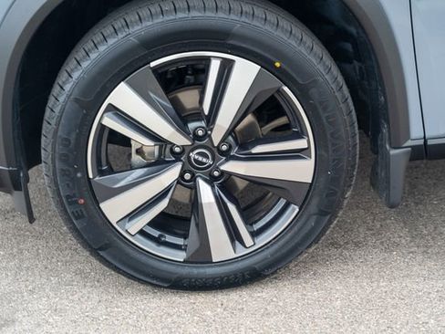 Used 2022 Nissan Rogue Platinum w/ Head-Up Display Package image 10