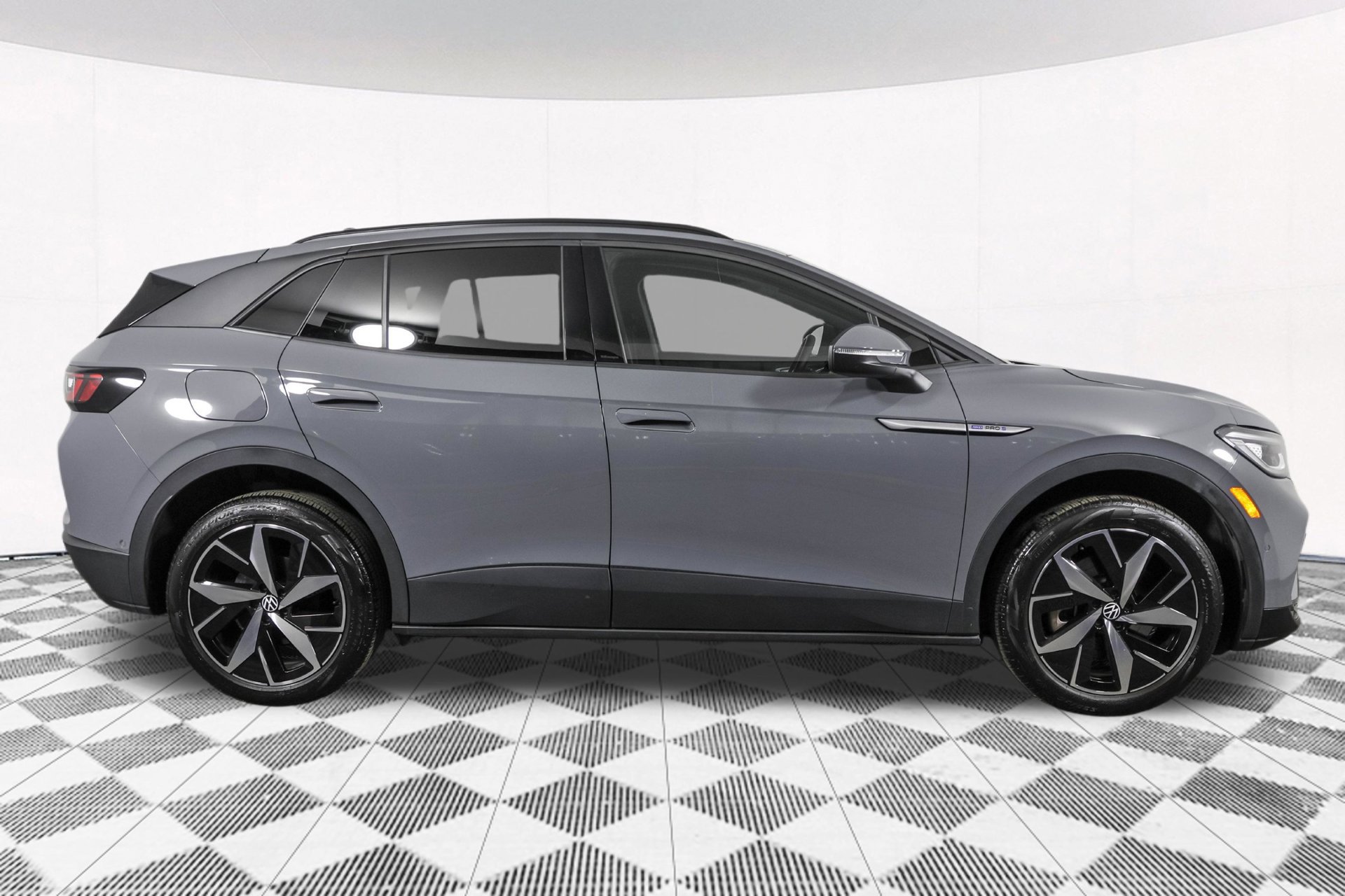Used 2023 Volkswagen ID.4 Pro S AWD/4WD image 17