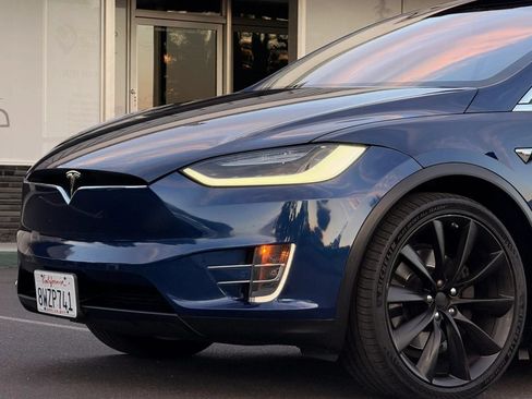 Used 2018 Tesla Model X 100D AWD/4WD image 4