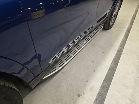 Used 2022 Mercedes-Benz GLE 450 4MATIC image 11