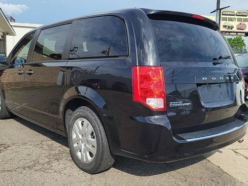 Used 2019 Dodge Grand Caravan SE w/ UConnect Hands-Free Group FWD image 7