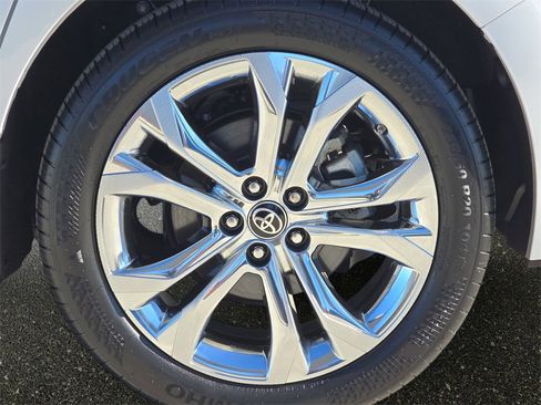 Used 2022 Toyota Sienna Platinum image 39