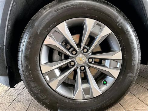 Used 2025 Chevrolet Equinox LT AWD/4WD image 30