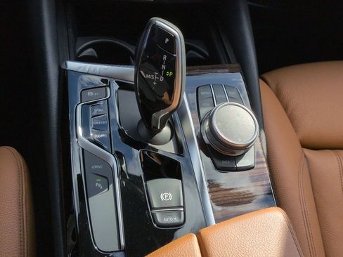 Used 2019 BMW 530e 530e iPerformance w/ Convenience Package image 26