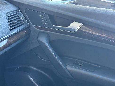 Used 2020 Audi Q5 2.0T Premium w/ Convenience Package image 35