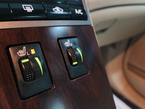 Used 2013 Toyota Venza XLE w/ XLE Premium Pkg image 35