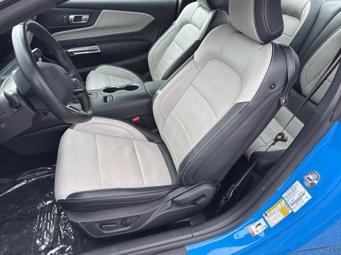 Used 2025 Ford Mustang GT Premium image 17