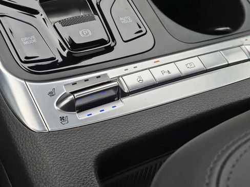 Used 2025 Kia Carnival SX Prestige FWD image 19