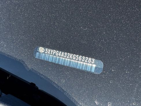 Used 2019 Kia Sorento LX w/ LX Convenience Package image 9