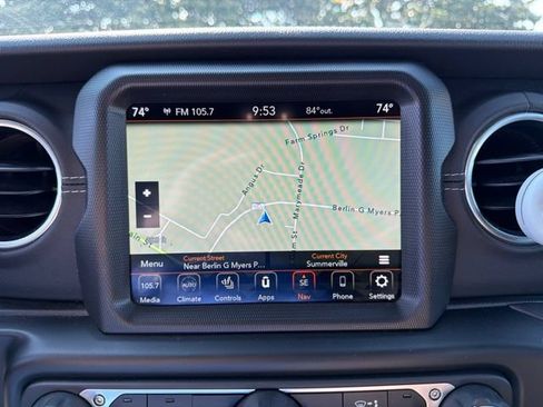 Used 2022 Jeep Wrangler Unlimited Sahara w/ LED Lighting Group AWD/4WD image 21