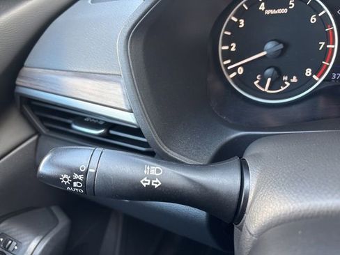 Used 2025 Nissan Altima 2.5 SV FWD image 22