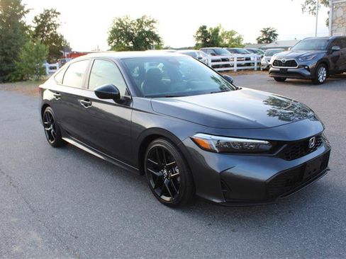 Used 2025 Honda Civic Sport image 9