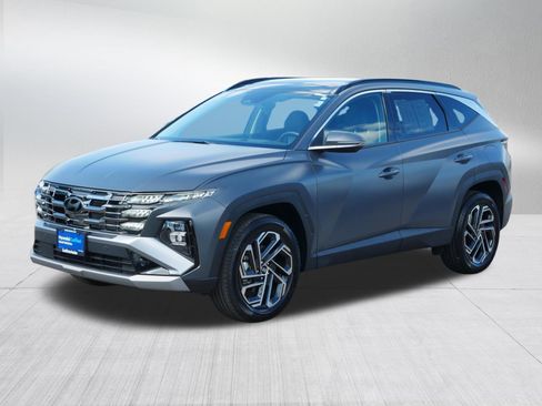 Certified 2025 Hyundai Tucson Limited AWD/4WD image 3