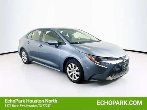 Used 2021 Toyota Corolla LE w/ Carpet Mat Package (TMS) FWD image 1