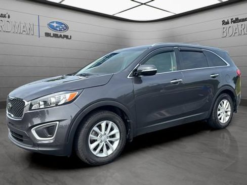 Used 2017 Kia Sorento FWD image 10