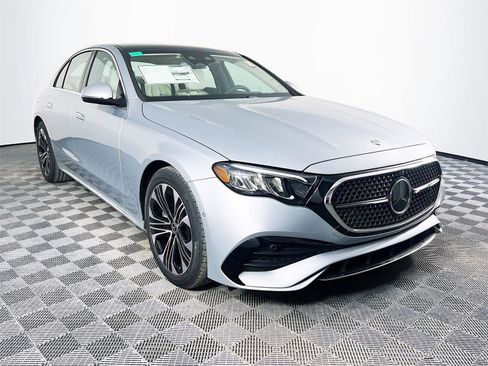 New 2026 Mercedes-Benz E 450 4MATIC Sedan image 8