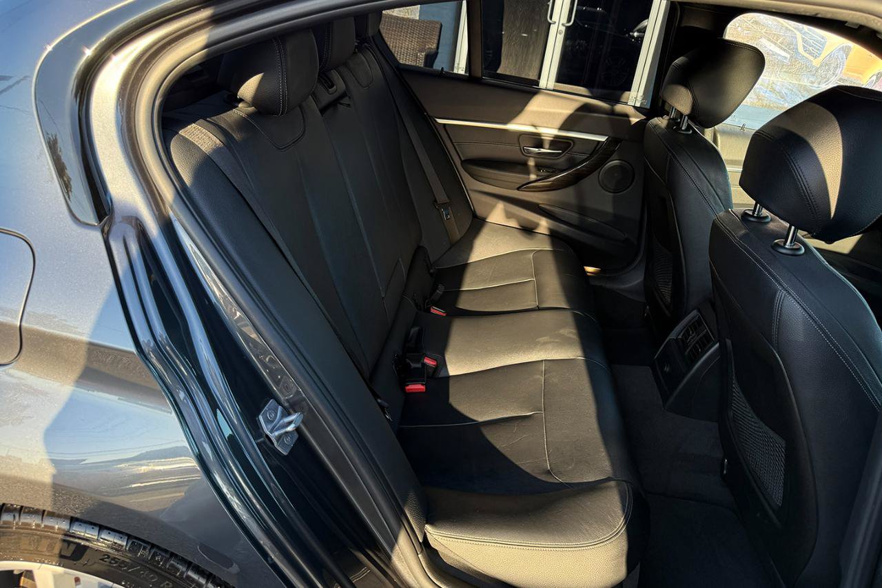 Used 2018 BMW 330i Sedan RWD image 21