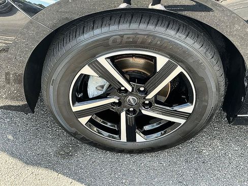 Certified 2025 Nissan Sentra SV FWD image 8