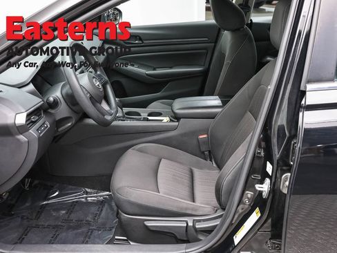 Used 2024 Nissan Altima 2.5 S FWD image 13