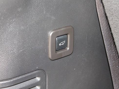 Used 2013 Lincoln Navigator 4WD w/ HD Trailer Tow Pkg image 19