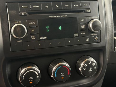 Used 2016 Jeep Patriot Sport AWD/4WD image 29