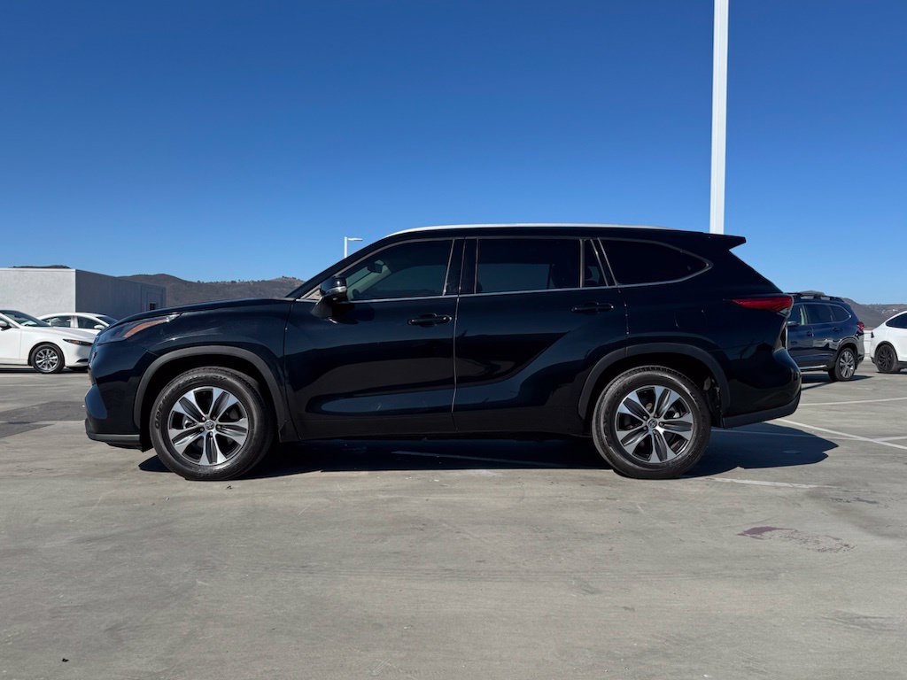 Used 2022 Toyota Highlander XLE FWD image 7
