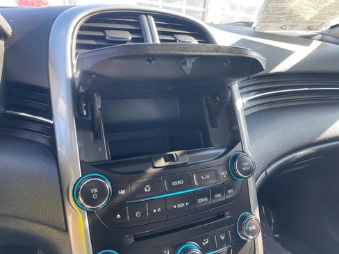 Used 2015 Chevrolet Malibu LT image 18