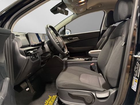 Used 2026 Kia Sportage LX FWD image 17
