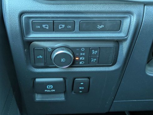 Used 2022 Ford F150 Lariat RWD image 13