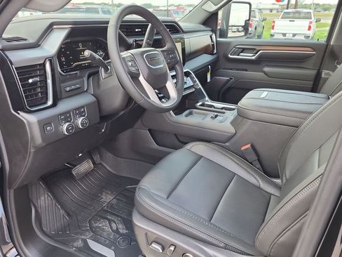 New 2025 GMC Sierra 2500 Denali w/ Denali Reserve Package image 13